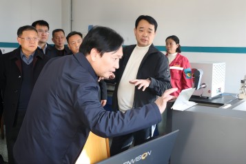 县委书记马俊深入公司总部园区调研科技创新工作